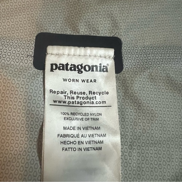 Patagonia Torrentshell Rain Jacket - Picture 4 of 8